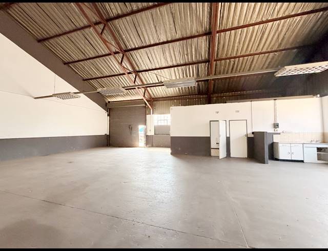 200M² WAREHOUSE TO LET IN ALRODE SOUTH